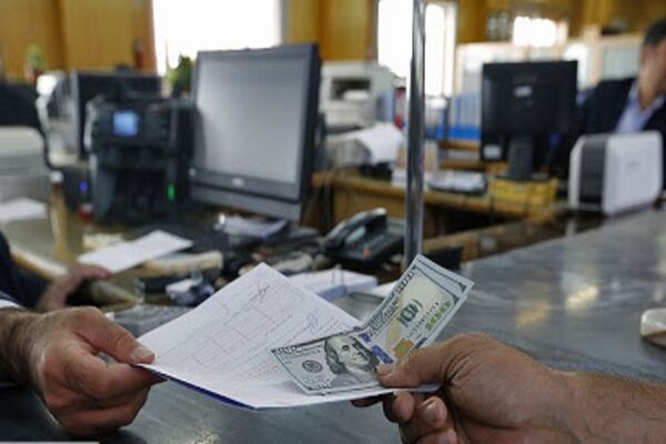 تعلیق کارت‌های بازرگانی دارای رفع تعهد ارزی کمتر از ۶۰ درصد