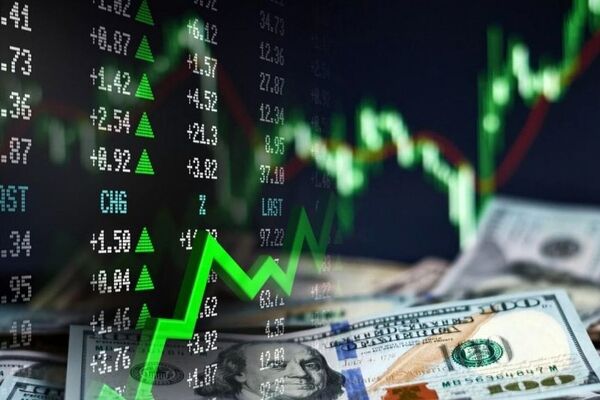 دوشنبه 26 تیر/ کاهش قیمت دلار به 48500 تومان