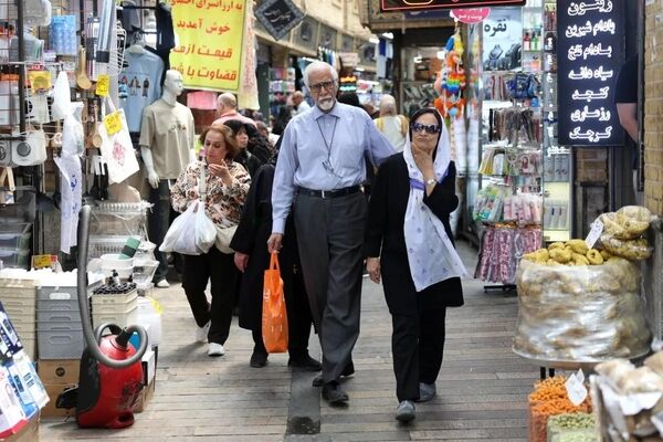 درآمد ثابت بازنشستگان در برابر هزینه‌های بی‌ثبات