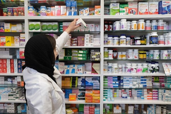 انتقاد از اعلام خبر «۴۰ درصد داروخانه‌ها در آستانه ورشکستگی»