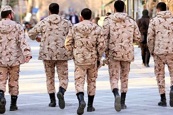 سربازان در صف/ مشمولان وام سرباز ماهر چه کسانی هستند؟ 
