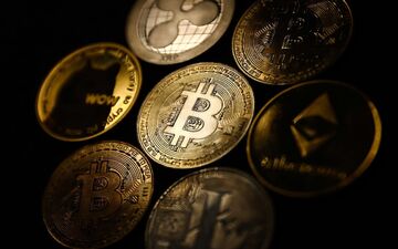 چشم‌انداز قیمت بیت‌کوین صعودی یا نزولی است؟