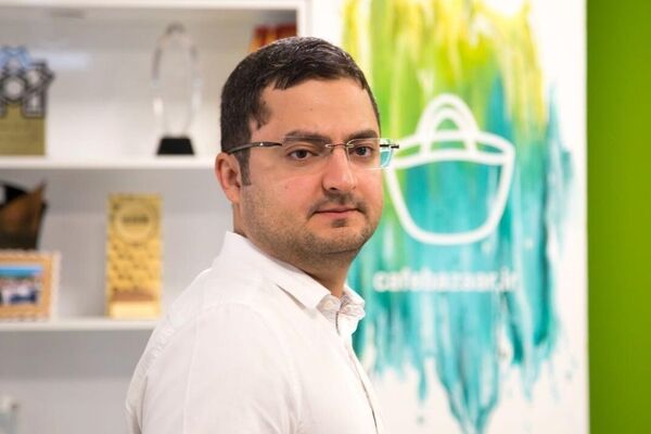 حسام آرمندهی، خالق دیوار و کافه بازار
