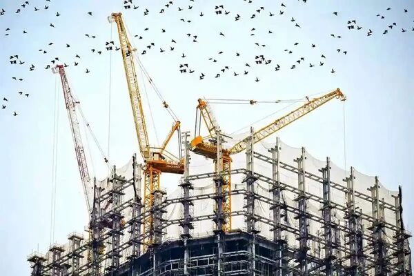 کاهش شدید تقاضا، ساخت و ساز را زمین زد / دولت انبوه سازی را برون سپاری کند