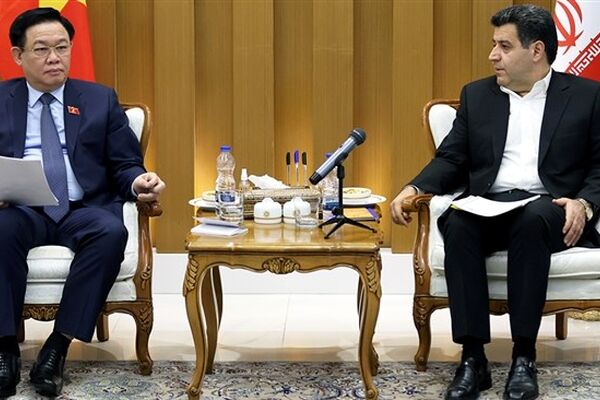 چالش‌های تجار ایرانی روی میز مذاکره سلاح ورزی و  «وونگ»