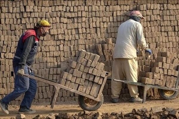 نصف شدن حداقل حقوق کارگران با پیشنهادات عجیب سازمان برنامه