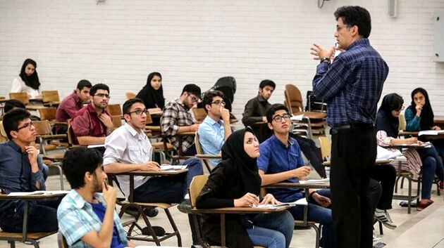 بررسی کاهش یک ساله دوره کارشناسی دانشگاه‌ها