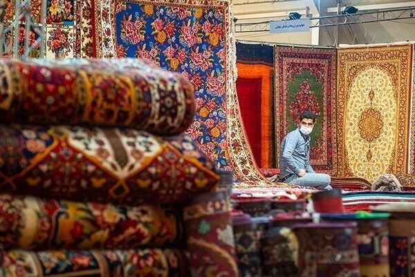 نمی‌خواهند بازار فرش دستباف رونق بگیرد