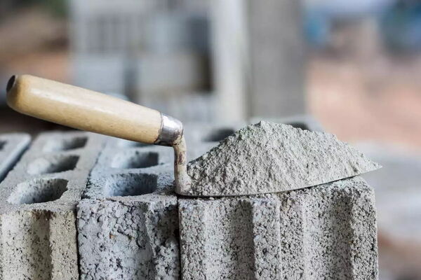 عرضه فولاد و سیمان فرصتی برای رانت و فساد در بورس کالا است